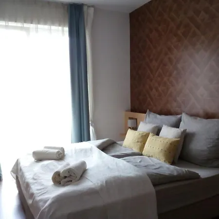 Fuered Apartman *
